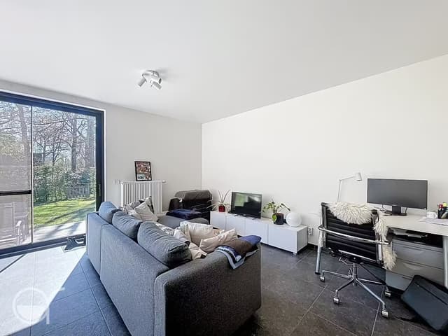 Gelijkvloers appartement met tuin en autostaanplaats