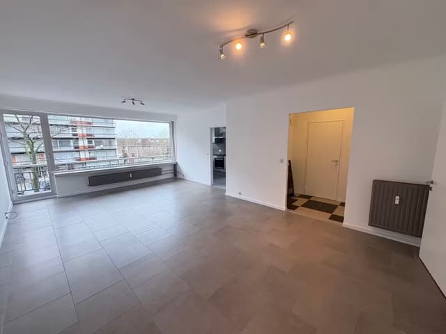 Gerenoveerd 2-slaapkamerappartement met terrassen te Merksem