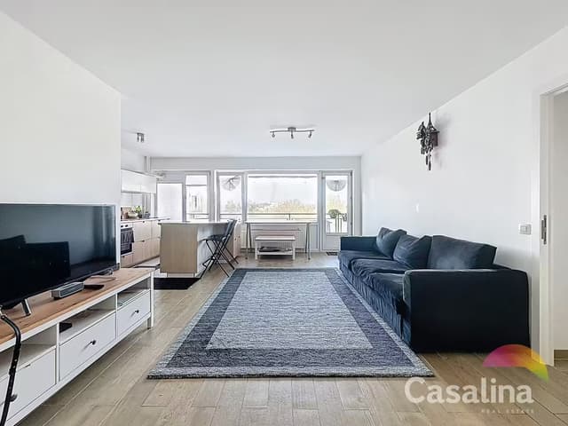 Mooi appartement van 87 m² met terras in Evere