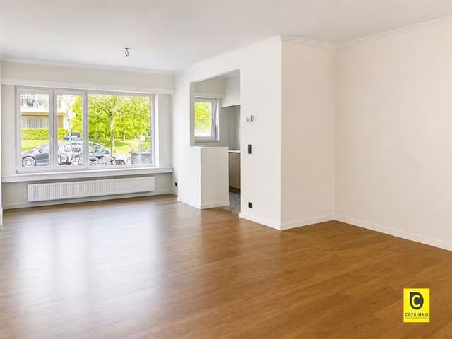 Modern en vernieuwd gelijkvloers appartement in Berchem