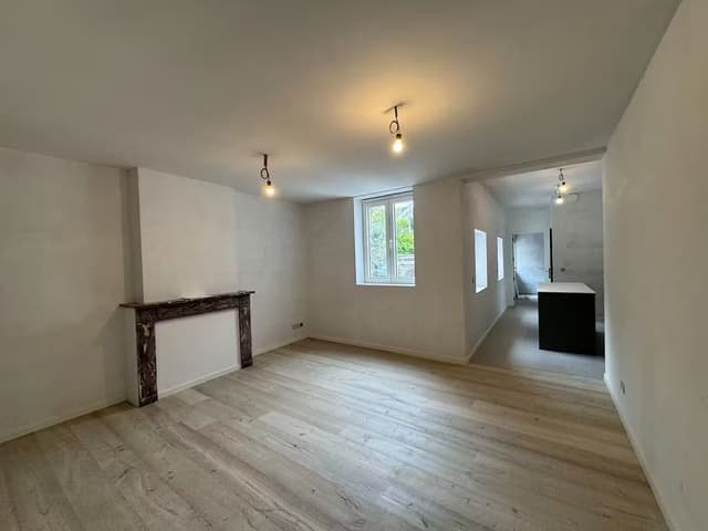 Prachtig gerenoveerd eenslaapkamerappartement met uitstekende ligging in Gent