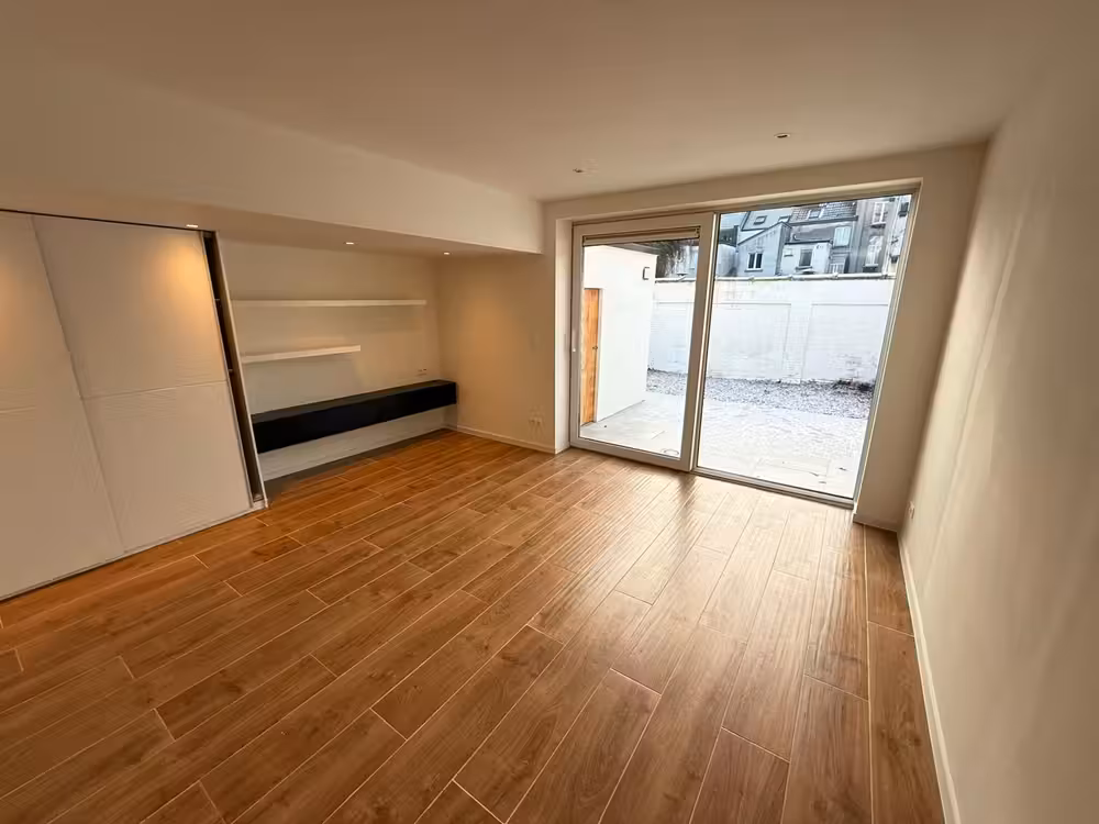 Gerenoveerd gelijkvloers appartement met tuin in Antwerpen