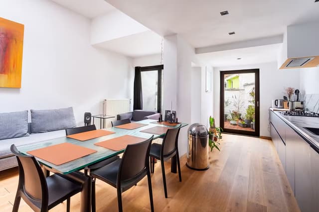 Charmante authentieke woning met 3 slaapkamers en stadstuin nabij Markgravelei