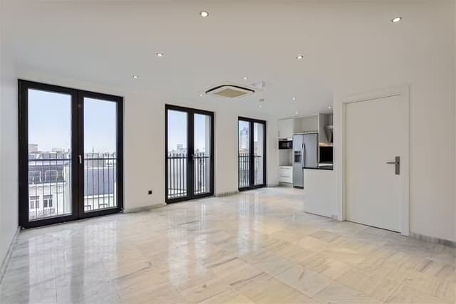 Stijlvol appartement met een zee van licht en ruimte op de Meir