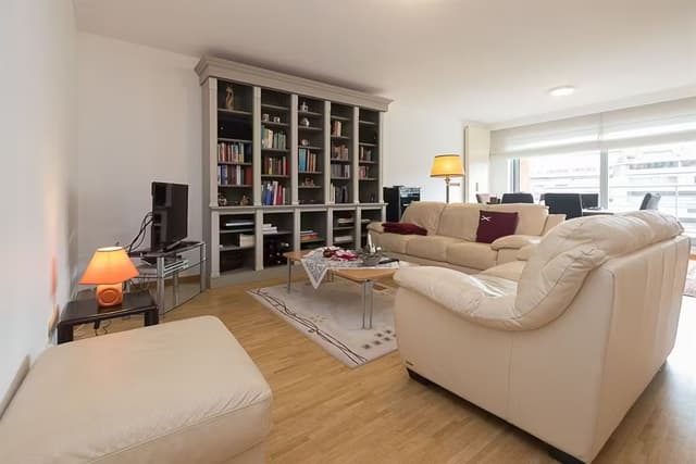 Verzorgd appartement met 2 slaapkamers en 2 terrassen