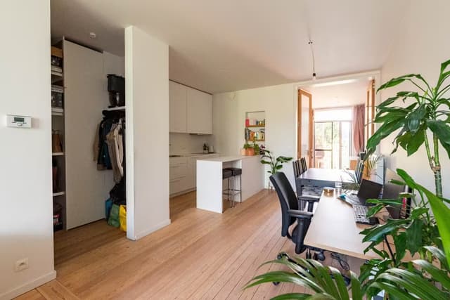 Modern gerenoveerd appartement met terras in Wilrijk