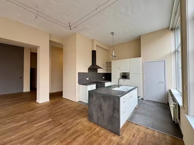 Karaktervol 3 slaapkamer-appartement in loft-stijl