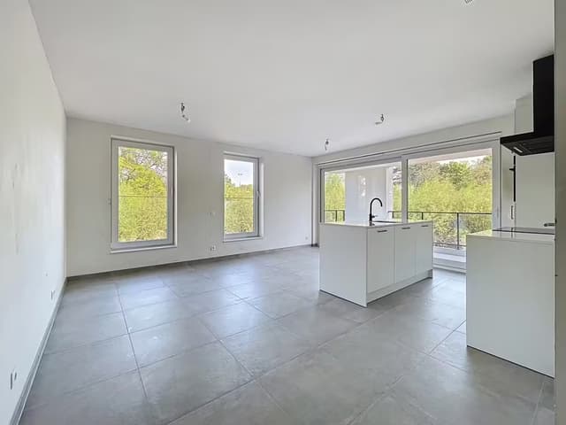 Lichtrijk 3 slaapkamer appartement te Oostakker