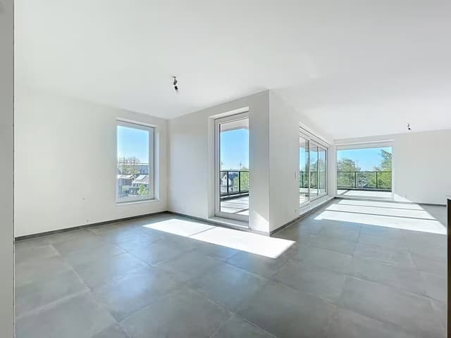 Lichtrijk 3 slaapkamer appartement te Oostakker