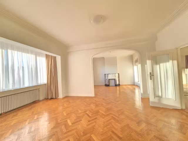 Ruim appartement met uitzicht op Bois de la Cambre