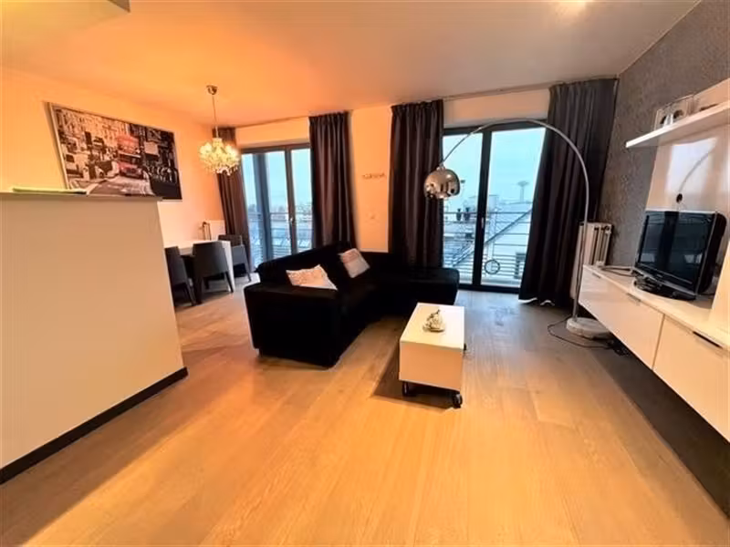 Flower District! Superb Furnished 2 Bedroom Apartment with Terrace