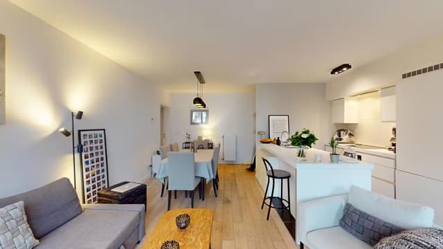 Flat te huur in Schaarbeek met terras en parking