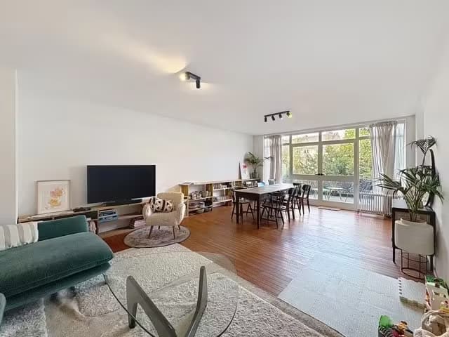 Modern nieuwbouwappartement met ruim terras in Oostakker