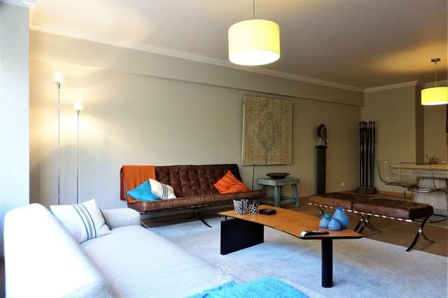 Gemeubeld appartement met terras te huur nabij Sint-Pietersstation Gent