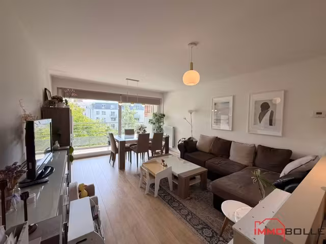 Appartement te huur in Jette met terras en parking