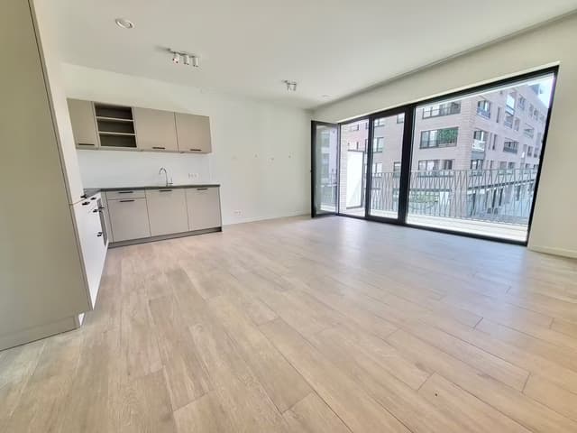 Ruim en lichtrijk nieuw appartement te huur in Anderlecht
