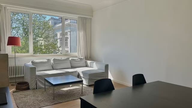 Gemeubeld 2-slaapkamerappartement met dakterras op het Zuid