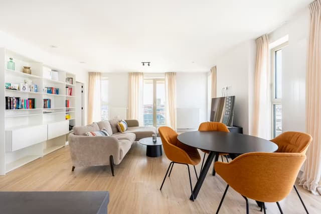 Appartement met panoramisch zicht op de jachthaven in Antwerpen