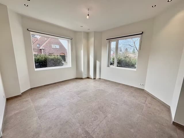 Prachtig gerenoveerde woning met 3 slaapkamers in Mariakerke