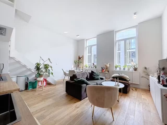 Duplex appartement met 2 slaapkamers en 2 badkamers in Gent