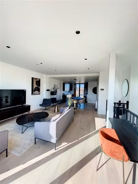 Superb 3-bedroom penthouse with 2 terraces in Jette