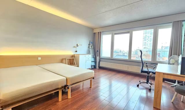 Gemeubelde studio aan het Centraal Station Antwerpen