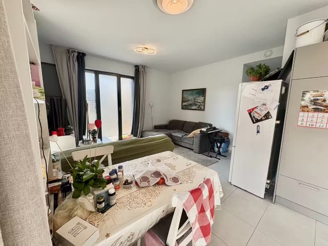 Gelijkvloers 2-slaapkamer appartement met terras in Antwerpen