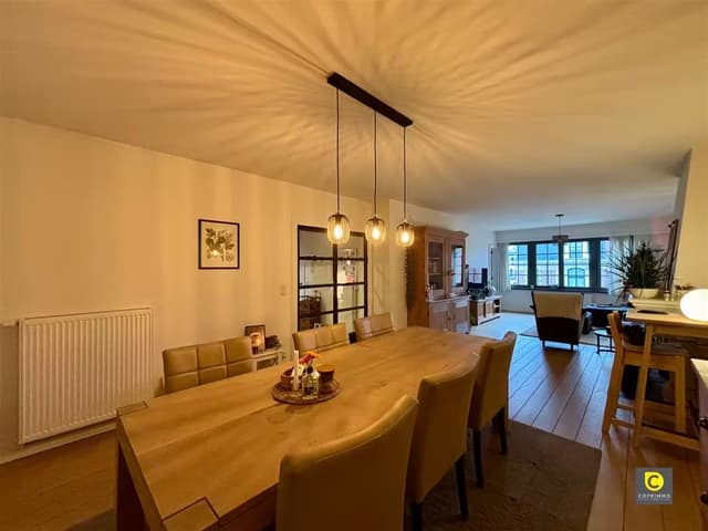 Volledig gerenoveerd karaktervol appartement te Berchem