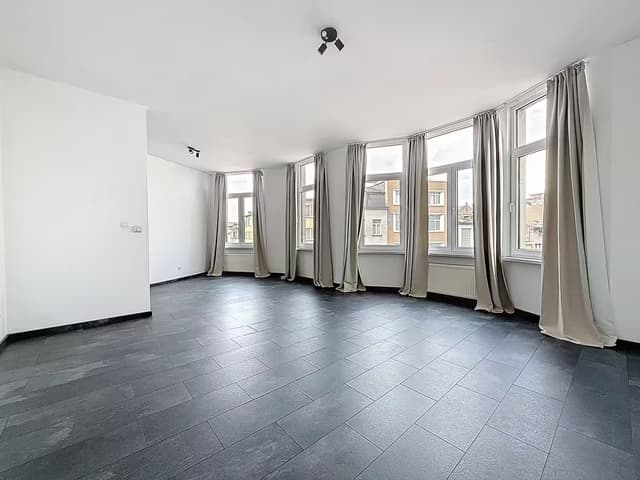 Ruim appartement met 2 slaapkamers te huur in Borgerhout