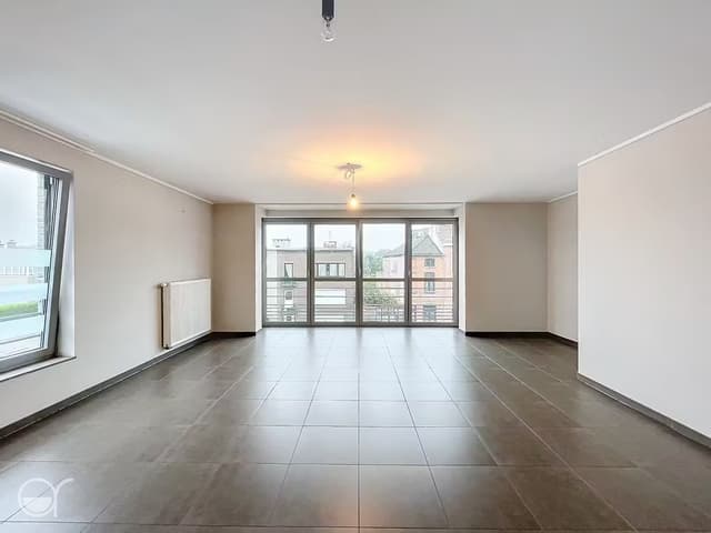 2 slaapkamer appartement in Sint-Amandsberg met staanplaats