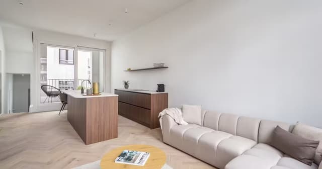 Hoogwaardig gerenoveerd appartement met terras op toplocatie