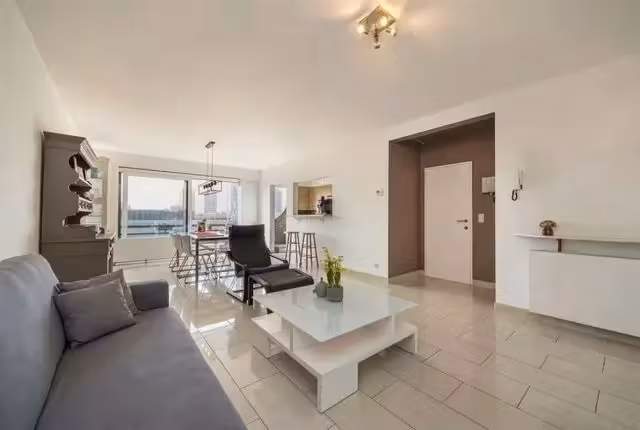 Appartement met 2 terrassen in doodlopende straat