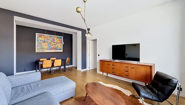Elsene: Gemeubeld appartement met 2 slaapkamers + terras+pkg