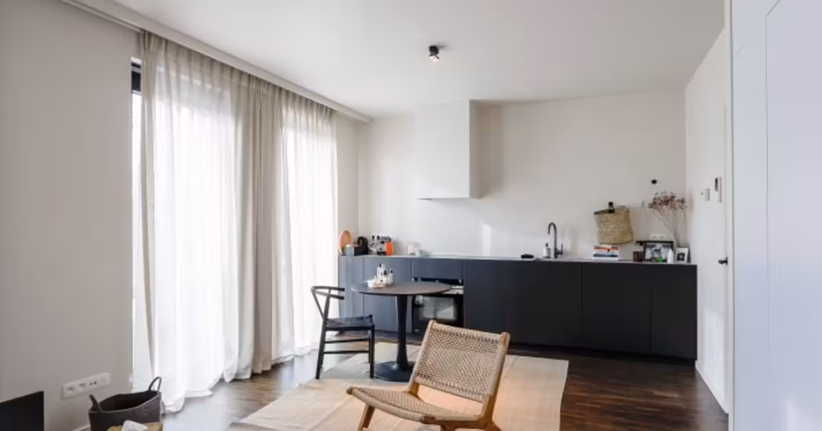 Moderne, gemeubelde studio in The Doorn House Wilrijk