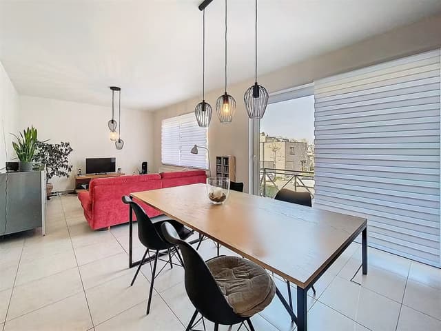 Energiezuinig 2-slaapkamer appartement met autostaanplaats te Sint-Amandsberg