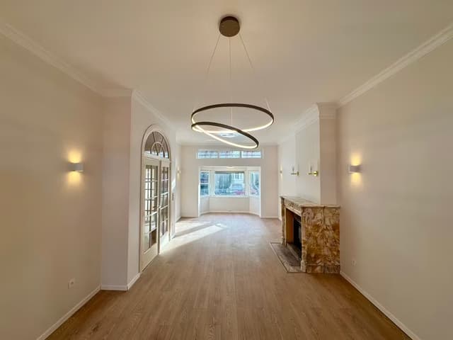 Woning met 4 slaapkamers + bureau in Schaarbeek