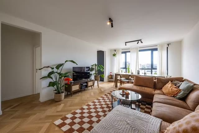 Volledig gerenoveerd hoekappartement te Deurne