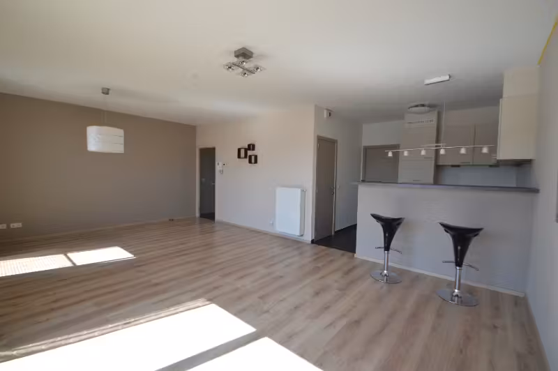 Instapklaar 2-slaapkamerappartement nabij Coupure en Groenevalleipark