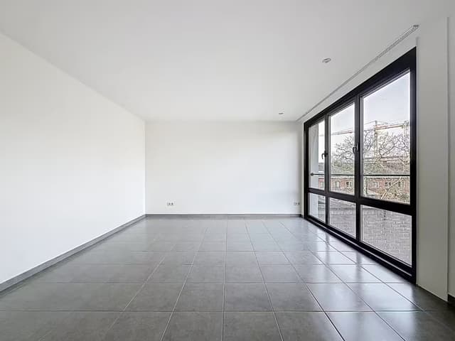 Ruime woning met 3 slaapkamers te huur in Merksem