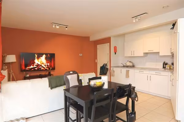 Appartement met 2 slaapkamers, balkon en parking in Neder-Over-Heembeek