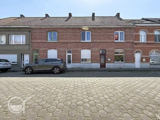 Rijwoning met 2 slaapkamers en zonnig stadstuintje in centrum Drongen