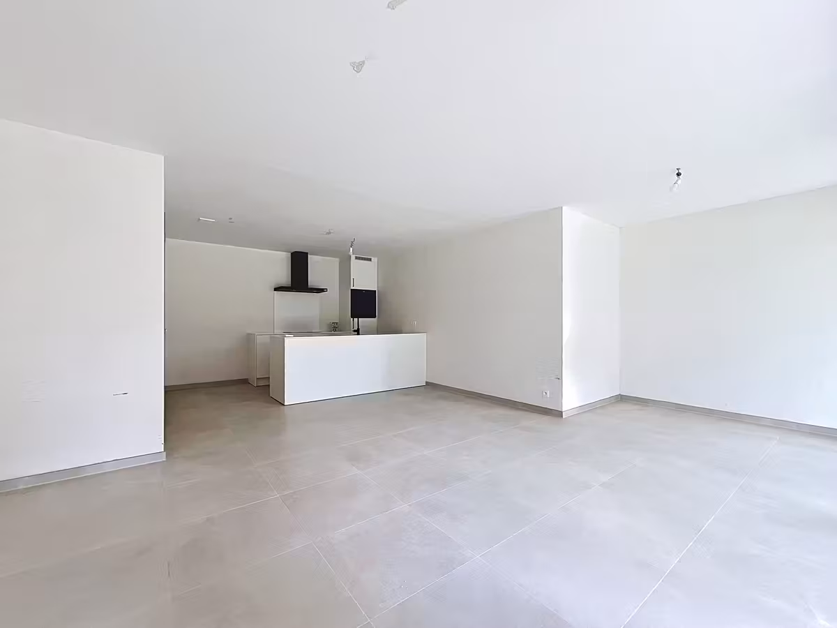 Lichtrijk 2 slaapkamer appartement te Oostakker