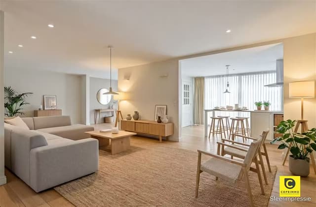 Uitzonderlijk ruim gelijkvloers appartement te Berchem