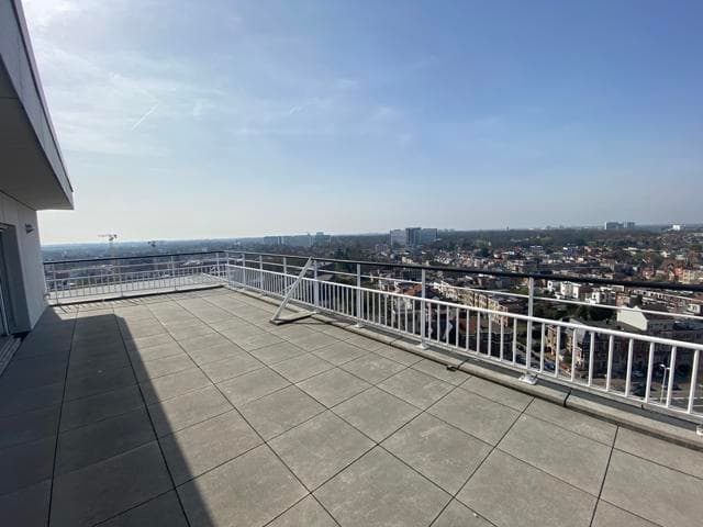 Zeer gezellig gemeubeld dakappartement met riant zonneterras