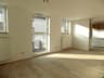 Gerenoveerd 2-slaapkamer appartement met carport