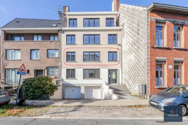 Uniek 3 slaapkamerappartement met terras nabij station