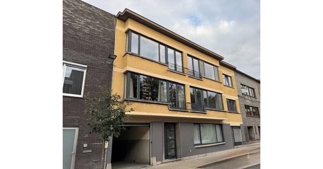 Ruim en volledig vernieuwd appartement met garage en kelder