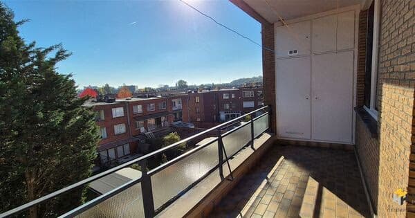 Appartement met garage in Merksem