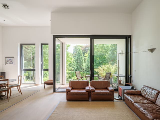 Ruim en lichtrijk 2-slaapkamerappartement met zonneterras in een groene en rustige omgeving vlakbij de Coupure