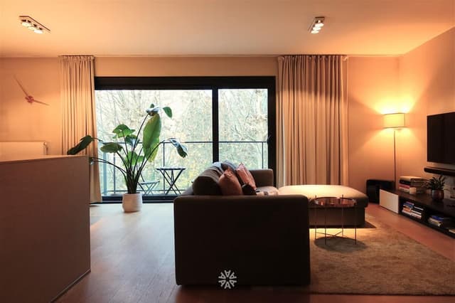 Centraal gelegen appartement met parkeerplaats te huur in Gent